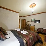 Arch Palace Hotel 3*