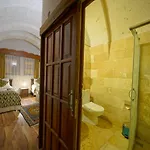 فندق Arch Palace 3*