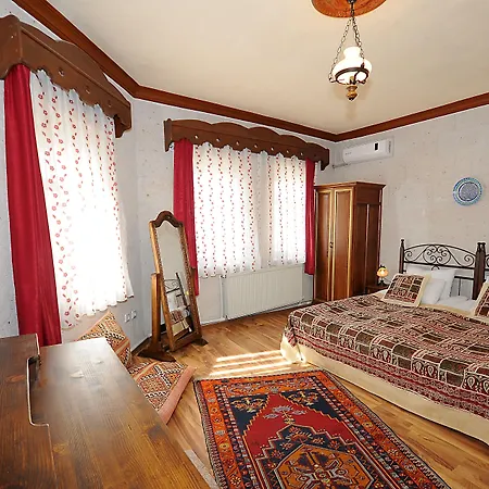 Arch Palace Готель Гьореме